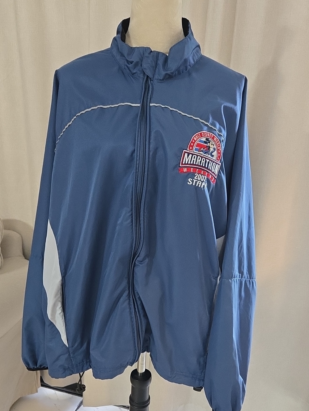 Vintage 2007 Disney Blue Marathon Staff Jacket Windbraker 2xl